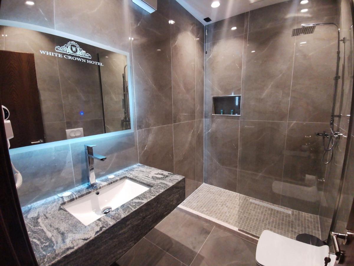 White Crown Hotel Kamez Kültér fotó