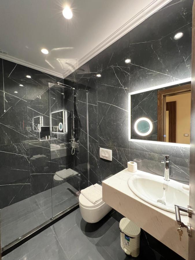 White Crown Hotel Kamez Kültér fotó