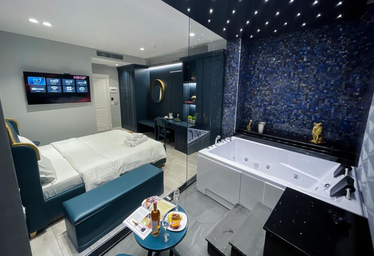White Crown Hotel Kamez Kültér fotó